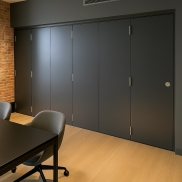 Bīdāmā siena salokama  SWG120 46 dB Ral 7015 Gloss 35 L=5180mm,H=2470mm,B=65mm