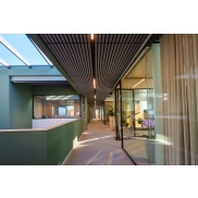 Piekaramie griesti HUNTER DOUGLAS HEARTFELT MULTIPANEL 130HL35mm Dark Grey 1x4000mm 6.67m/m2